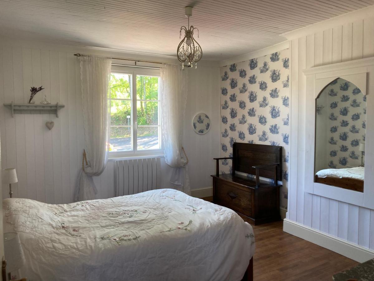 La maison Elisabeth Saint-Ybard Extérieur photo