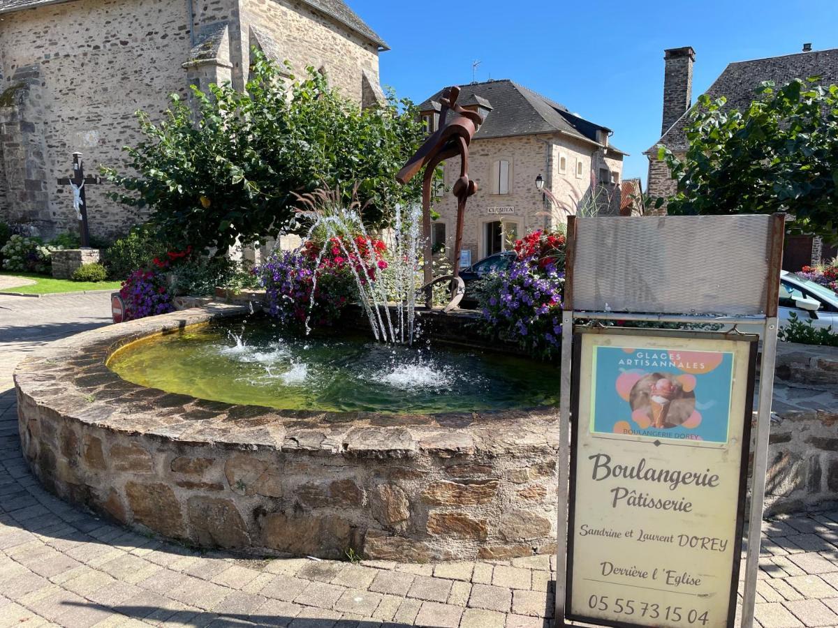 La maison Elisabeth Saint-Ybard Extérieur photo